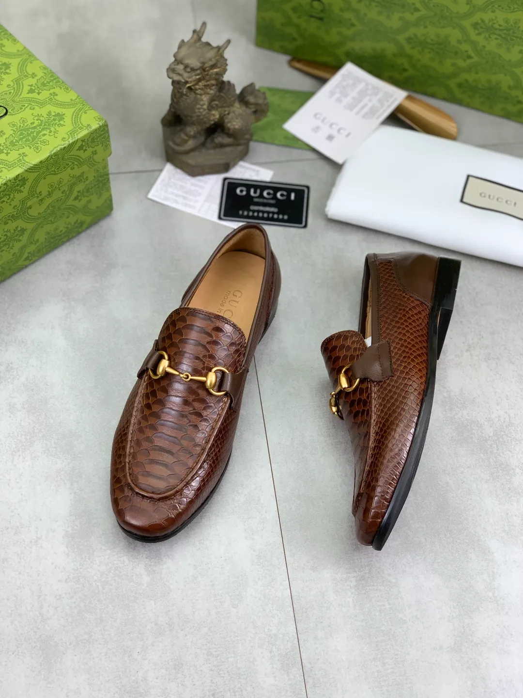 Men's Men's Shoes💰P580💰【New Style】Water-dyed Niuli Gucci's most popular selection of lazy slip-on leather shoes (Gucci) official website latest Gucci lazy leather shoes, hot style 💥 simple and elegant style, exclusive for trendy men. Unique official website latest brand original double G embossing Elements 👑 Original Gucci decoration, fashionable and elegant, fabric original calfskin ✅ fully imported first-layer cowhide lining, official website designated wear-resistant, rubber business outsole, classic model taken at the counter in real life 🎬38-44 black brown optional